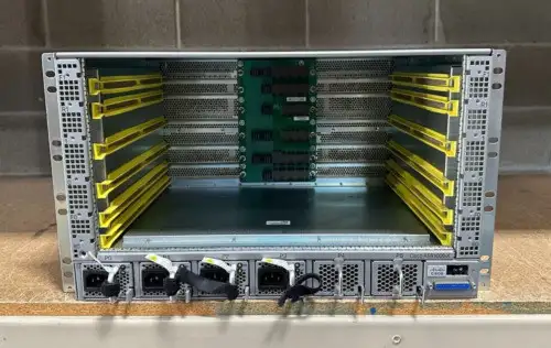 Cisco Asr1006-X 6-Slot 路由器 W/4X Ac 1Yr