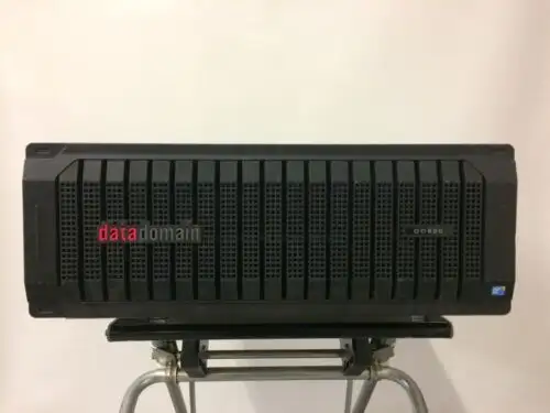 Emc Data Domain Dd880 Storage Controller W/ 4X 300Gb 10K 2.5" Sata Hdd