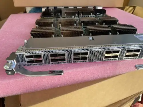 Cisco N77-M324Fq-25L Nexus 7700 M3系列 24埠40Ge