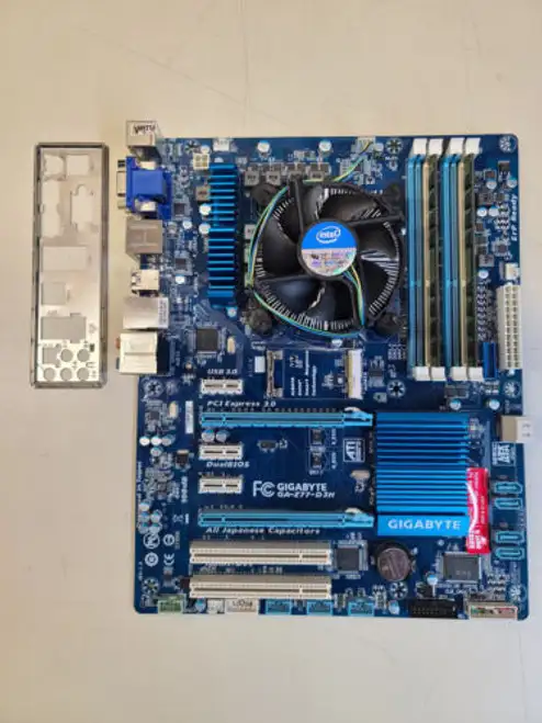 Gigabyte Ga-Z77-D3H Rev 1.0 + Core I5-3570K + 4Gb + I/O Shield Combo