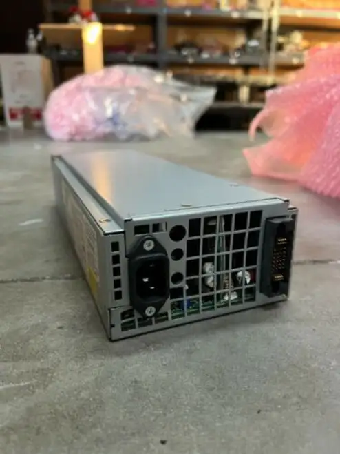 Sun V1280/E2900 1500W güç kaynağı