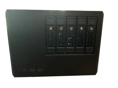 Silverstone CS351 5-Bay SAS-12G/SATA-6G hot-swappable vysoce výkonná NAS skříň