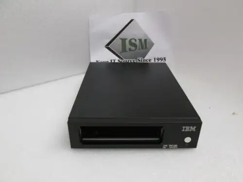 IBM 8767-HNX gabinete de unidade de mesa meia-altura