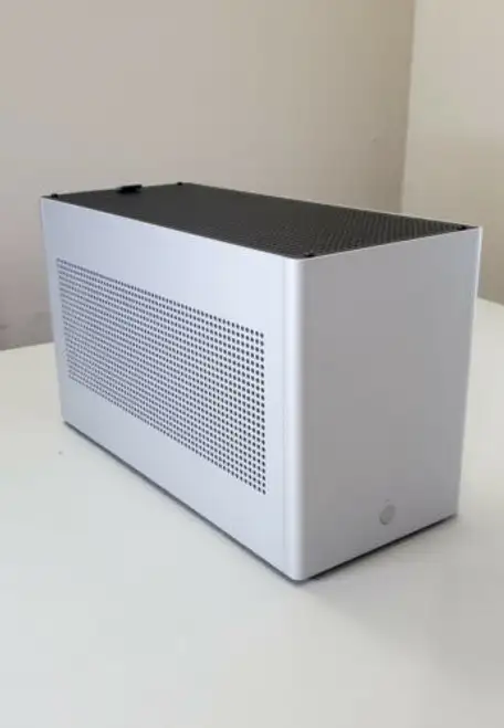 Louqe Ghost S1 Ryzen 5 5600X 定制電腦