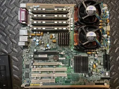 Tyan S2696Wa2Nrfs2696 Motherboard With 2 Xeon E5345 & 32 Gb Ram