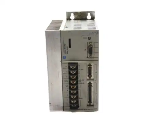 Allen Bradley 1398-Ddm-019 Ser. B F/W 1.60 120/240Vac ổ đĩa