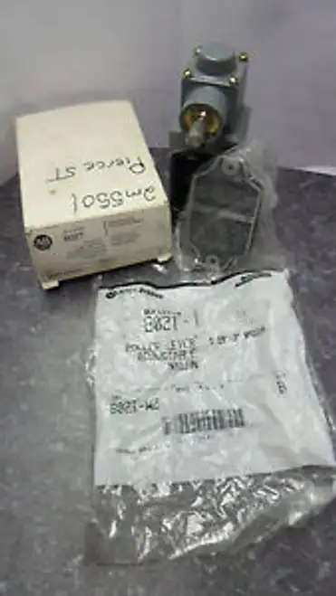 New Allen Bradley 802T-Amw2 Limit Switch 802T-Am W/ 802T-W2 Lever Arm Ser D Nib