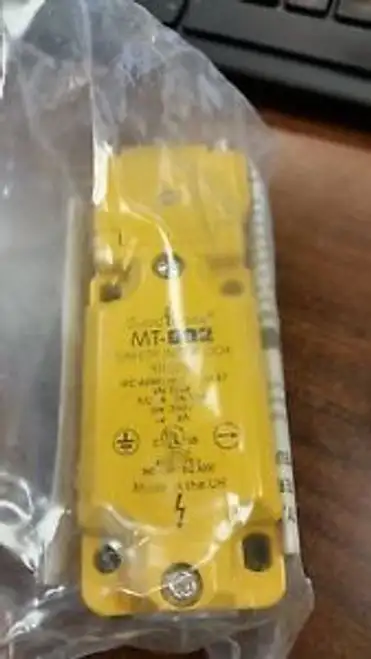 Allen Bradley 440K-Mt55038 Guard Master Mt-Gd2 Safety Interlock Switch Ser A Nib