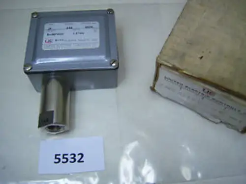 Presostato United Electric J7-9676-218 0-30 Hgv 1,5 Hg 15A 125/250V