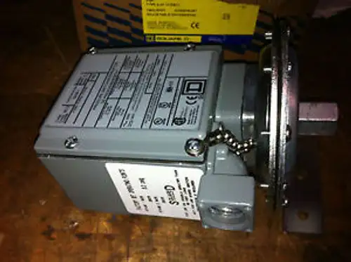 Square D 9012 Gkw-1 C 1142 Pressure Switch 2-10 Psi 100Max 600V 2 Spdt 1/4Npt