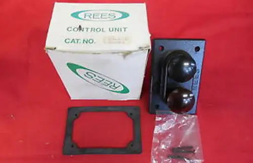 Rees 02712-032 Control Pushbutton 3B3
