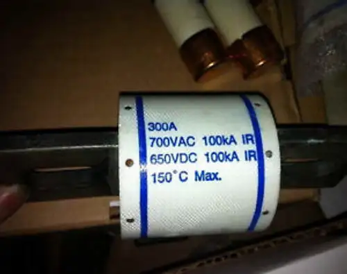 Ferraz Shawmut A70Q300-4 300A 700V fusível rápido