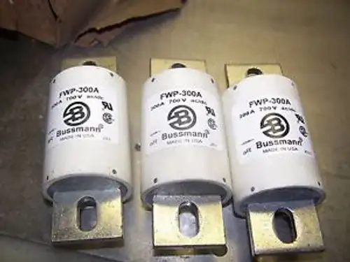 BUSSMAN FWP-300A FWP300A 700V 300 A ฟิวส์