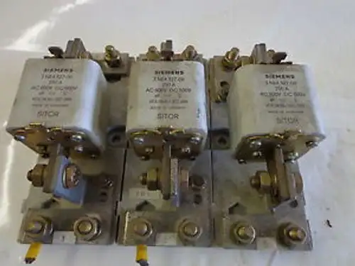 SIEMENS SEMICONDUCTOR FUSE LINK 3NE4327-OB SITOR WITH FUSE HOLDERS