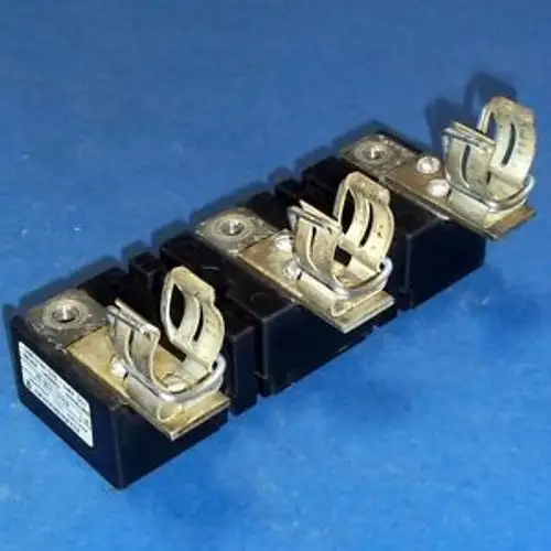 Allen Bradley 100A 600V 3 Pole Trailer Fuse Block 40141-029-54