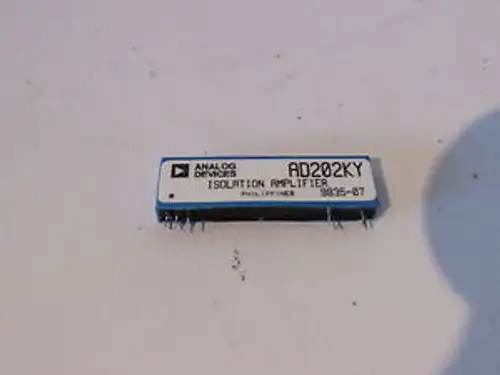 2x ANALOG DEVICES AD202KY IC ISOLATION AMPLIFIER 2KHz (S8-1-31A)