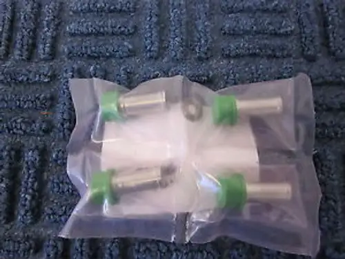 Nuovi materiali applicati 3300-02639 Raccordo tubo GLND da 3/8 a 1/4 VCR GLND