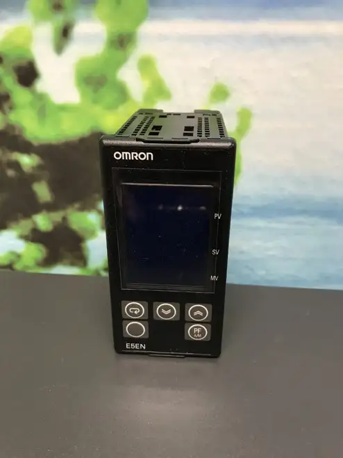 Omron E5En-R3Mt-500-N 溫度控制表