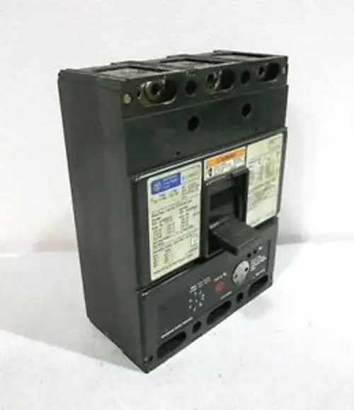 Mo-1083 Westinghouse Lc3300F Circuit Breaker. 300 A. 600 Vac. 3 Pole. Lc Frame.