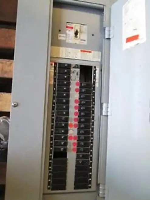 Cutler Hammer Prl-1 225A Max 208/120 3P4W 150 Amp Main 29-20 1P 20 Amp Breakers