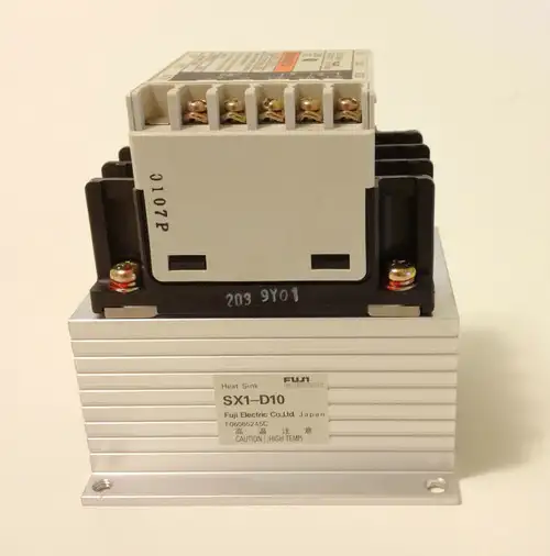 Fuji Electric SS203-1Z-D2 AC240V contacteur statique + dissipateur thermique SX1-D10