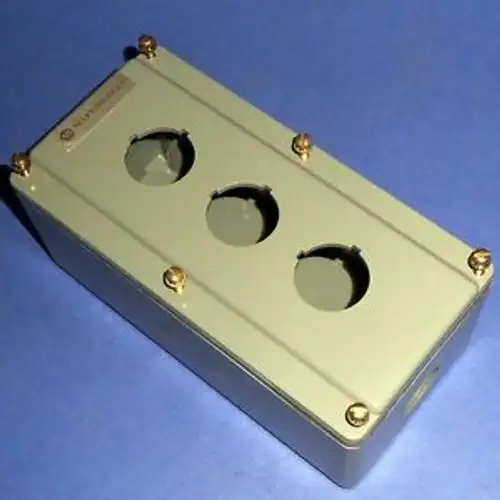Allen Bradley Trype 4&13 Pushbutton Station Assembly Enclosure 800T-3Ta