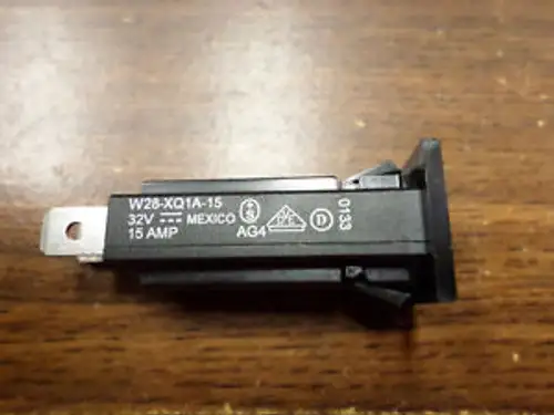 Potter & Brumfield W28-Xq1A-15 15A ตัวตัดวงจร