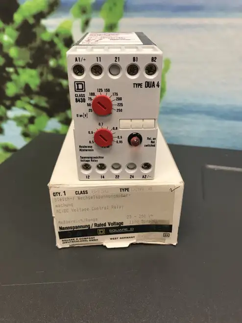 Square D 8430 DUA 4 AC/DC 25-250V 110V 50/60Hz relè di controllo della tensione