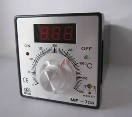 SKG MF-704 110/220VAC Temperature Controller