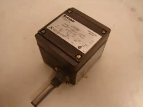 BARKSDALE L2H-H352S TEMPERATURE SWITCH 10A 120/240V