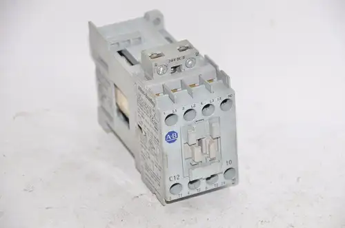 Allen-Bradley 104-C12Dj22 600V 24Vdc Ser B 反向接觸器