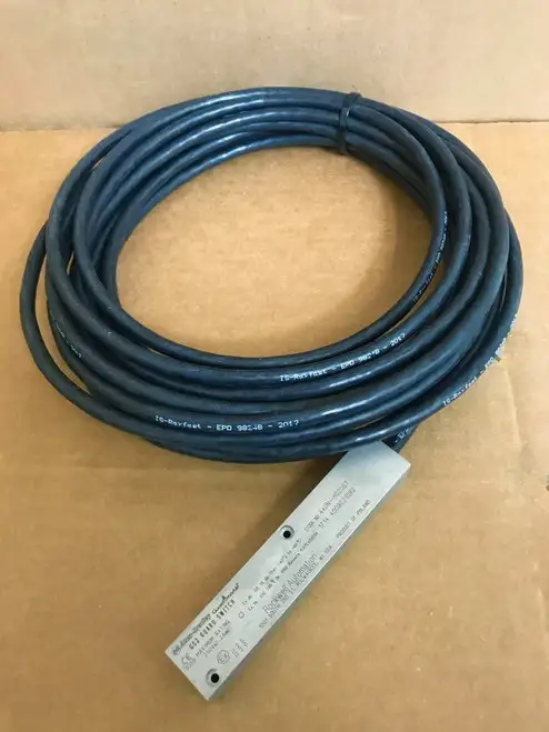 Allen-Bradley 440N-H02087 Guardmaster Magnetic Guard Switch Gs2
