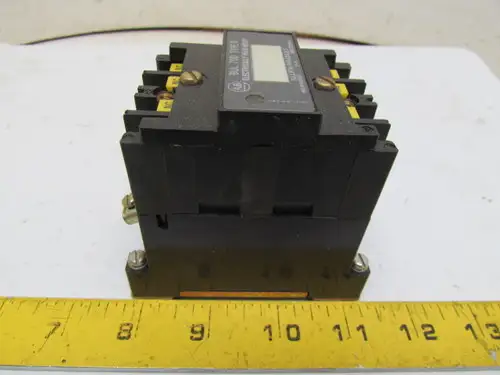 A-B Allen Bradley 700-R040A1 Relais 4-polig normal geschlossen 120V Typ R Serie B