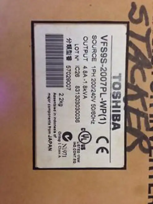 Toshiba Vfs9S-2007Pl-Wp frekvenční měnič