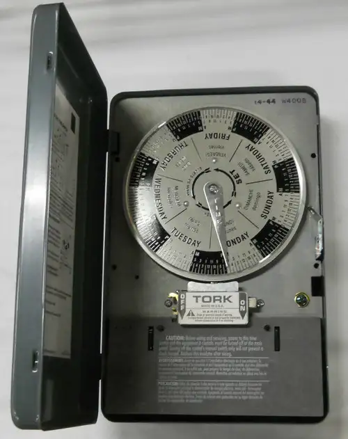 Tork W400B 7 Day Timer 120V 4Pst