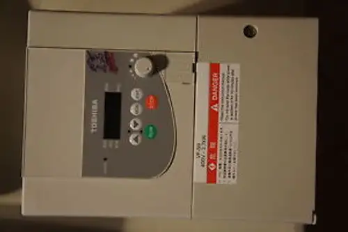 Toshiba Vfs9-4037Pl Wn 480 Vac 5Hp convertitore di frequenza