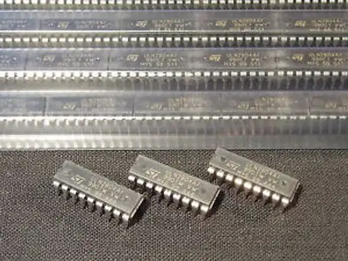 Menge 160: STMicroelectronics ULN2804A 8-Chan Darlington Array 18-Pin Dip