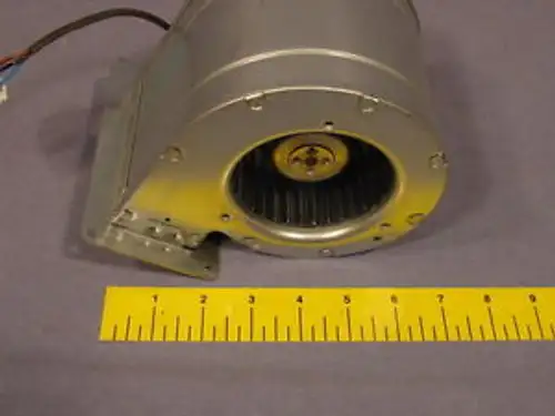Ebm-Papst D2E097-Cb11-32 120 Cfm Zentrifugalgebläse Motor 97Dia X 144L Mm 120Vac