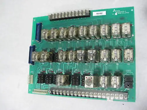 Mitsubishi RC3A BN624A375-A 繼電器板