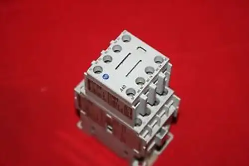 Allen Bradley 700-Cf220 100-F Ac Relay Contact Block