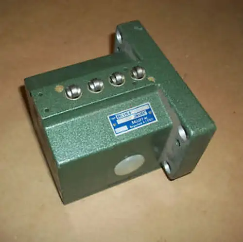 Balluff Programmable Limit Switch BNS519-B4R16-100-10