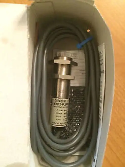Omron E3F2-R2RB4-M Photoelectric Switch
