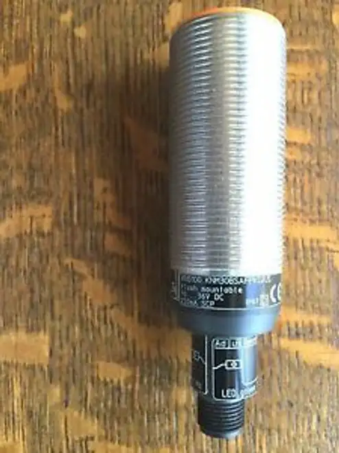 But EFECTOR KN5100 KNM30BSAFPKG/US-100-DPX capacitieve sensor