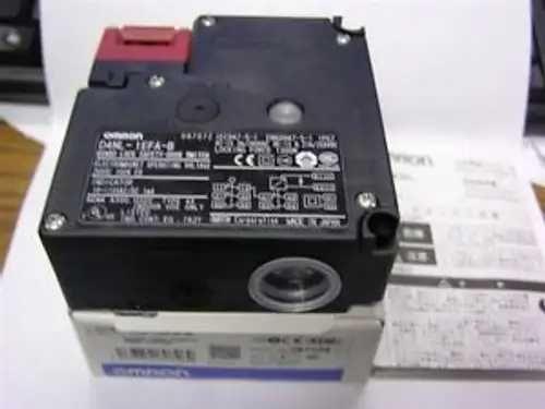 Omron D4NL-1EFA-B 24VDC 防護鎖安全門開關電磁閥