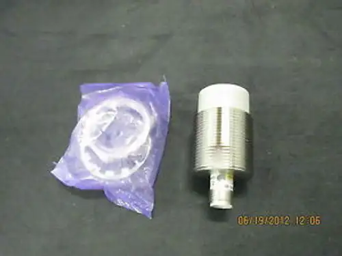 Omron E2E-X20MD1-M1 接近感測器