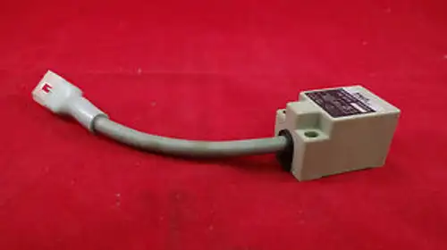 Fuji Electric PE-B7D czujnik zbliżeniowy
