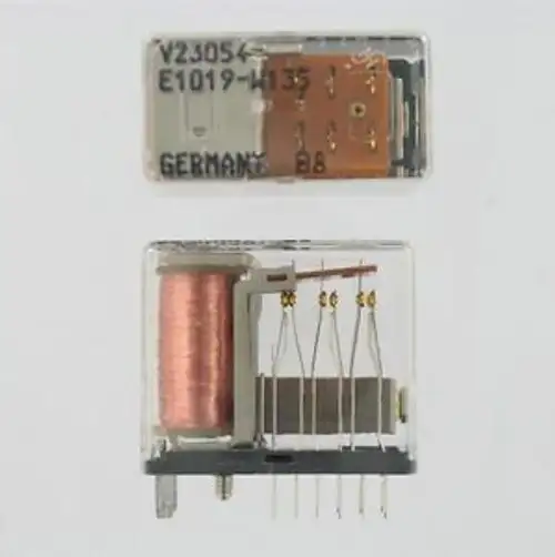SIEMENS V23054-E1019-W135 繼電器