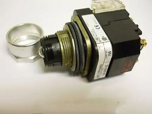 Allen Bradley 800T-Fxp16Aa2 Illuminated Push-Pull Push Button 120V
