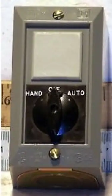 1 SQUARE D NOM-117 HAND/AUTO SWITCH ENCLOSURE NNB