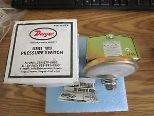 Dwyer Model 1800-0 Differential Pressure Switch. =